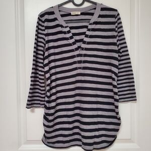 Old Navy Maternity Striped Black and Gray Top Size M